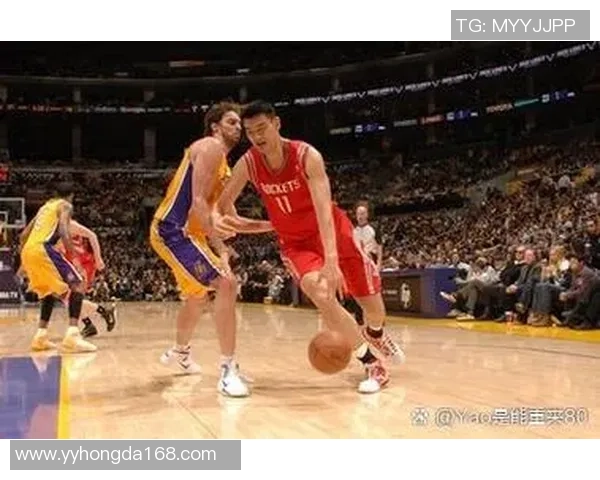 姚明传奇：2011年漫画中的篮球巨星与梦想之旅