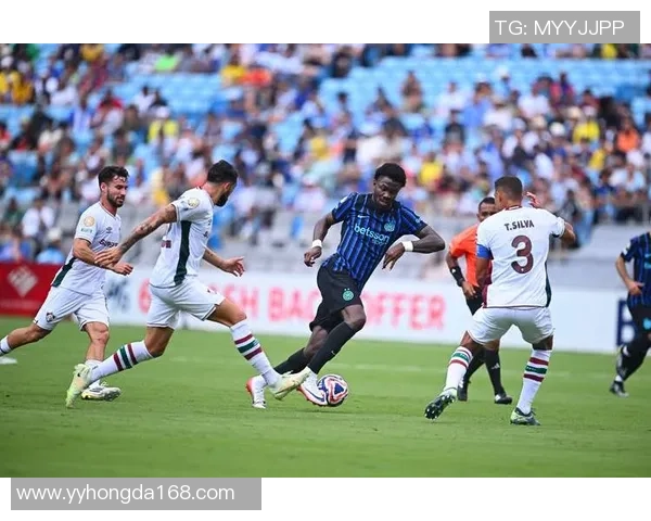 欧冠激战国米与曼联握手言和红牌事件引发全场热议与转会猜想