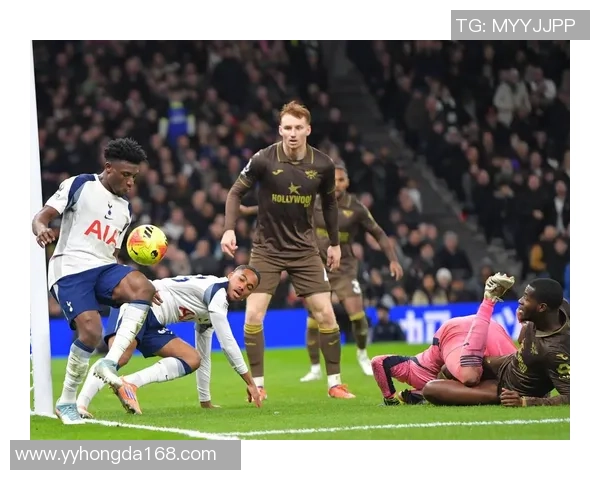 足总杯曼联大胜尤文图斯补时进球引发争议判罚全场沸腾