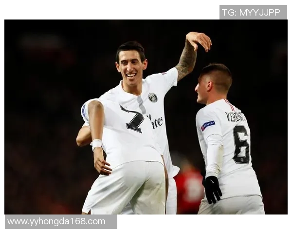 巴黎圣日耳曼大胜曼联神扑引发争议判罚全场沸腾