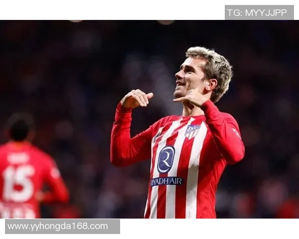 欧冠激战：AC米兰逆转曼联帽子戏法引发争议判罚全场沸腾